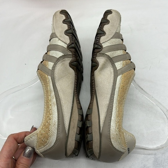 Skechers tan gray slip on sneakers size 8 SKT4802A - Picture 7 of 10